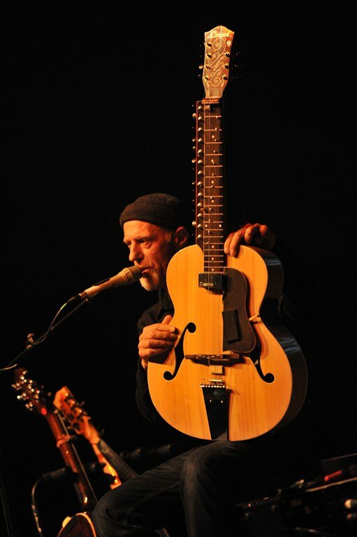 22-Harry_Manx_20121006.jpg